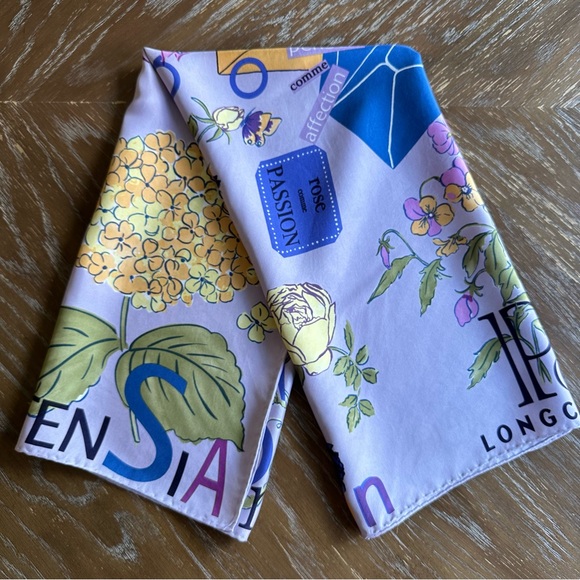 SOLD SOLD SOLD Authentic Longchamp Scarf - Picture 9 of 10